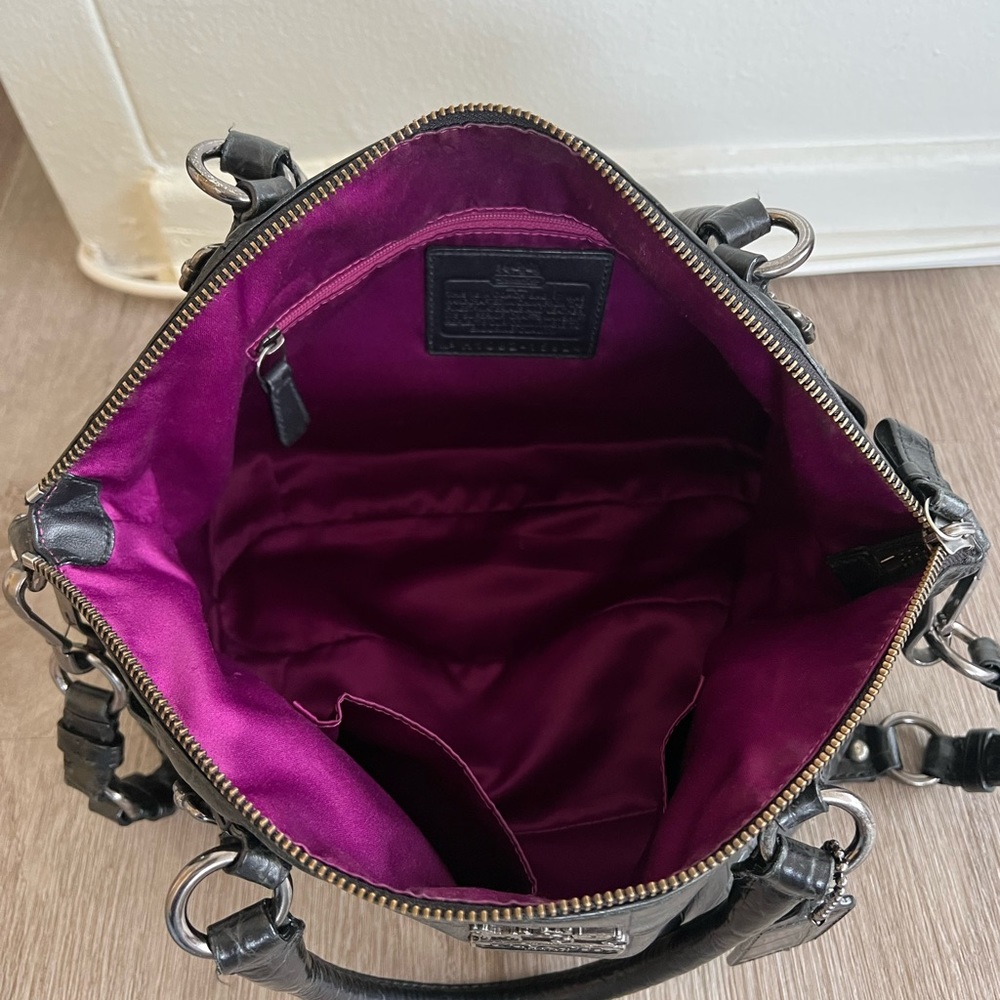 Coach purse in great condition - Picture 2 of 3